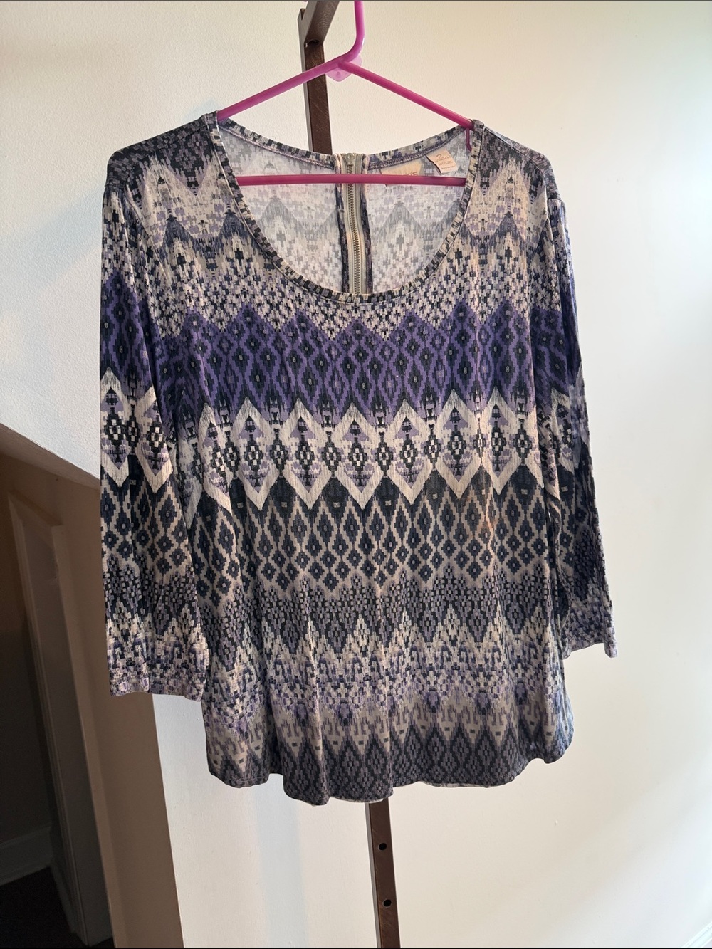 Chico’sWomen’s Patterned Scoop Neck Top in Purple and Black